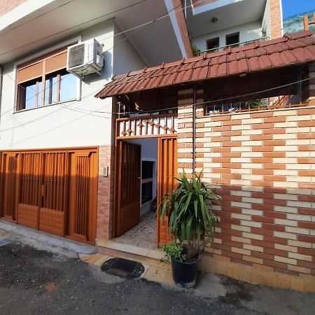Villa 53 ติรานา ภายนอก รูปภาพ
