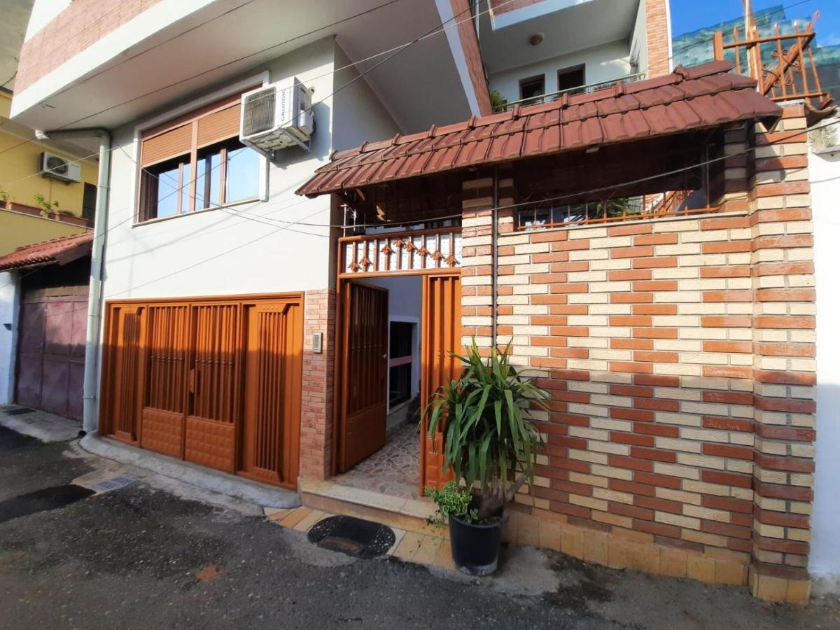 Villa 53 ติรานา ภายนอก รูปภาพ